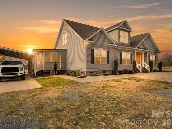 2nd image of 1131 Sikes Mill Rd