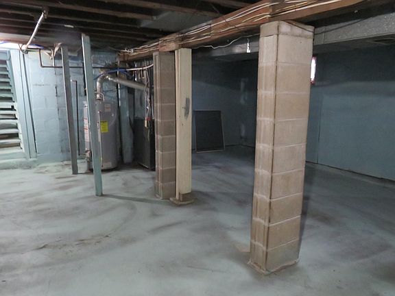 5th image of 485 Parkway Dr