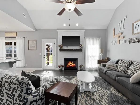 1313 Millet Dr, Clarksville, TN 37040