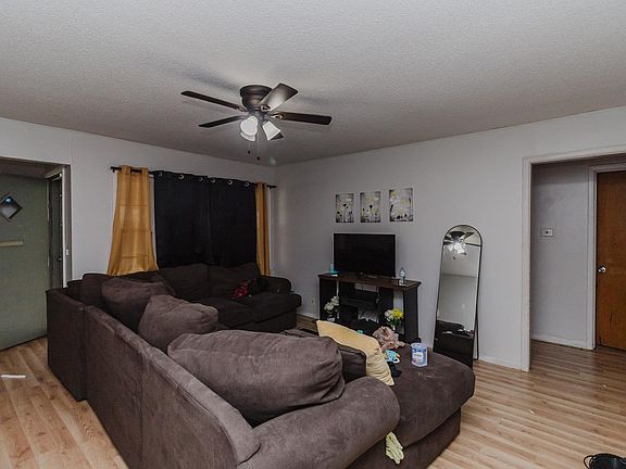3rd image of 2225 S Ridgewood Dr