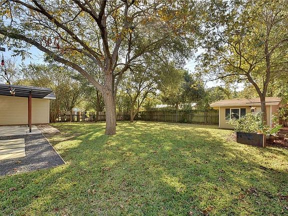 4th image of 3005 White Rock Dr