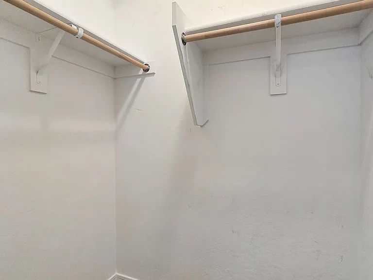 17156 W Lincoln St — Photo 24