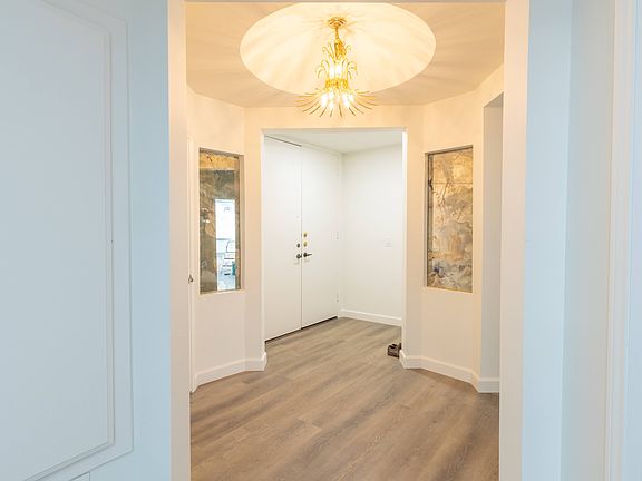 2nd image of 1509 Greenfield Ave #Penthouse 3