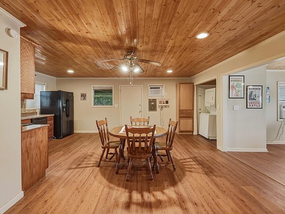 4th image of 157 Naples Dr