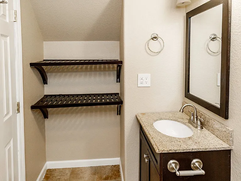 6104 Hayfield Pl — Photo 40