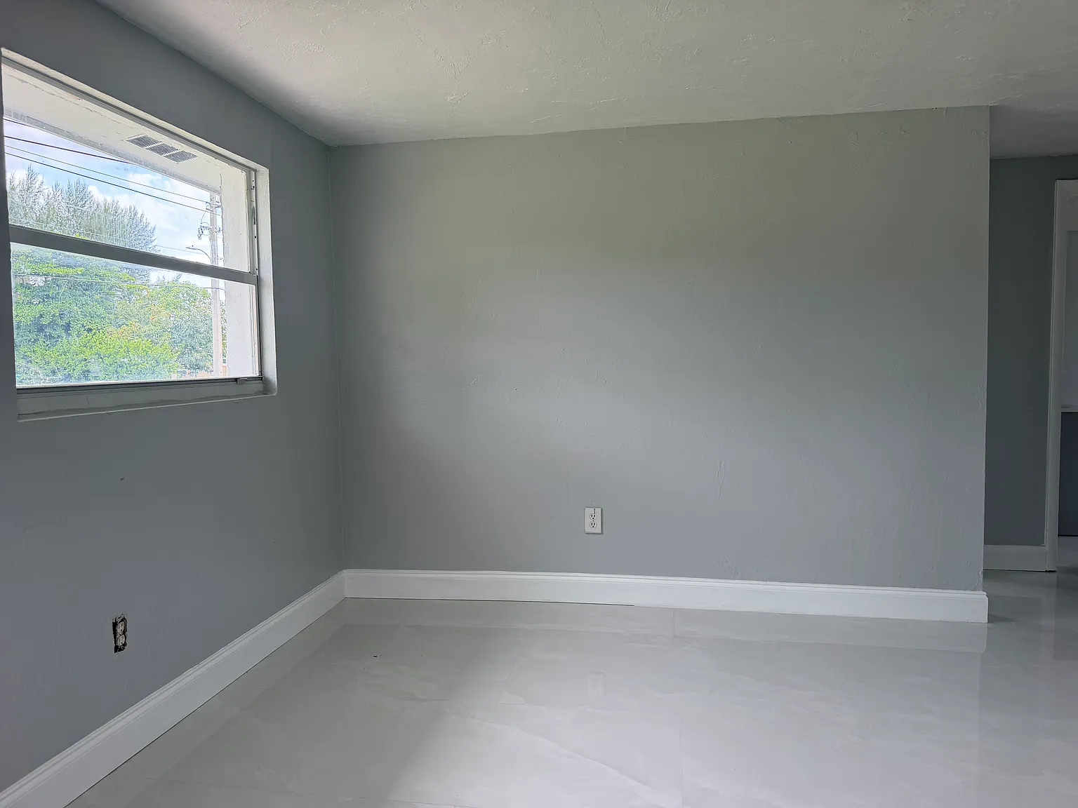2 bed, 650 sqft, $1,750 — Photo 2