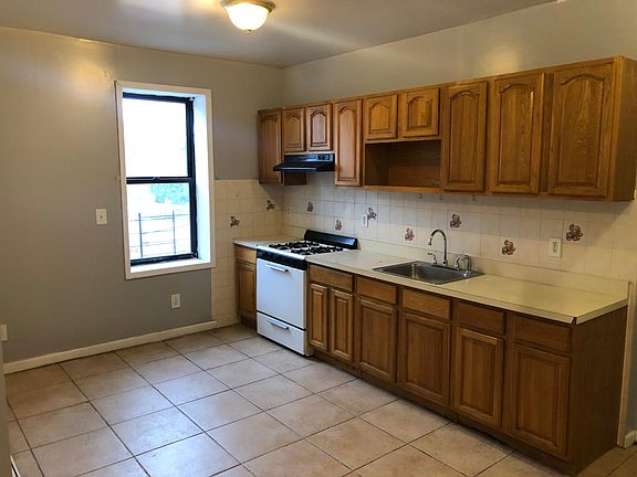 5th image of 69 N 9th St APT 304