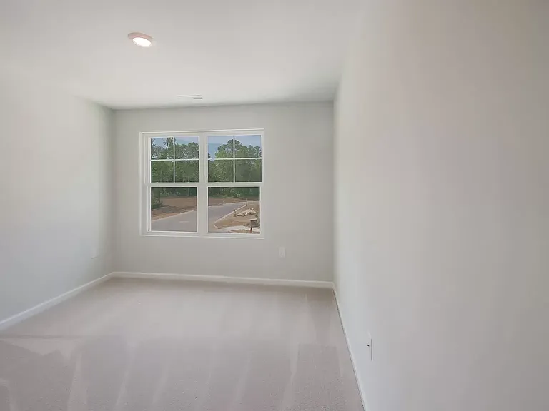 5851 Woodlawn Dr — Photo 17