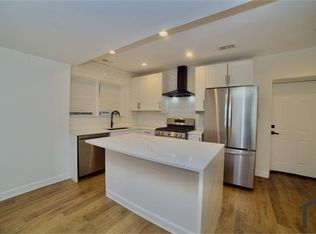 4852 W Congress Pkwy, Chicago, IL 60644