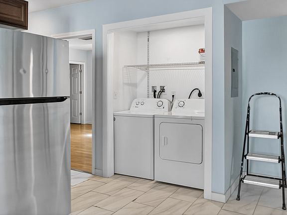 5th image of 247 Pilgrim Ave #2