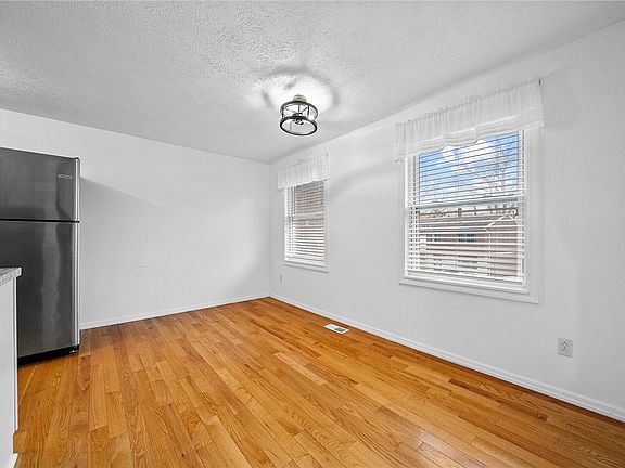 5th image of 316 Cricketwood Ct