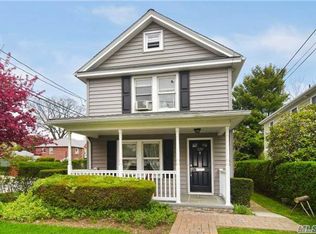 129 Bayview Ave, Port Washington, NY 11050