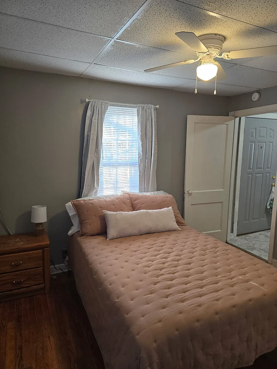 Building Photo - 309 S Van Doren St #2