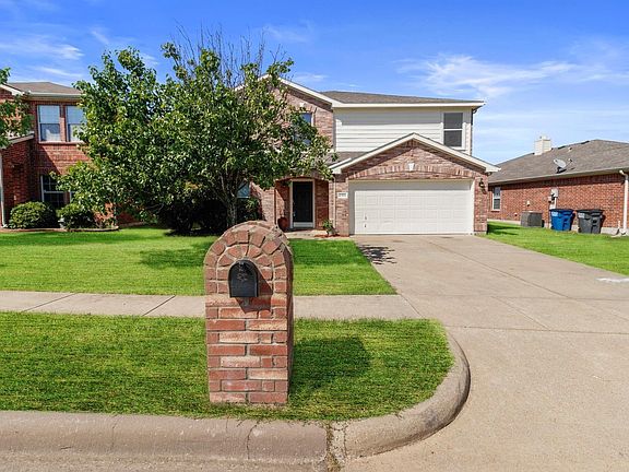 2nd image of 2109 Majestic Dr