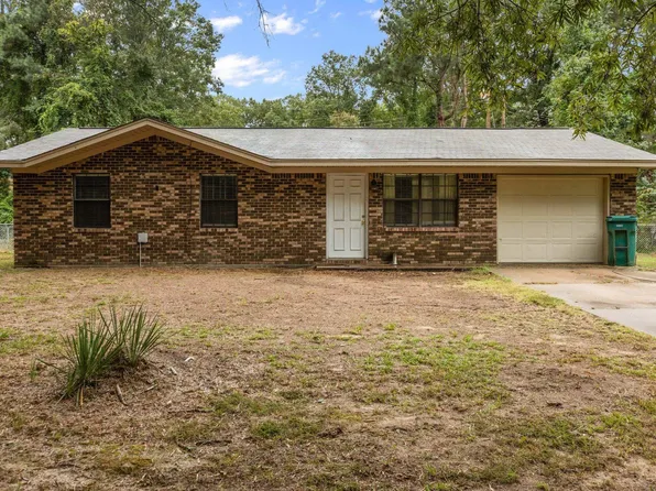 204 Whitefield Dr, White Hall, AR 71602