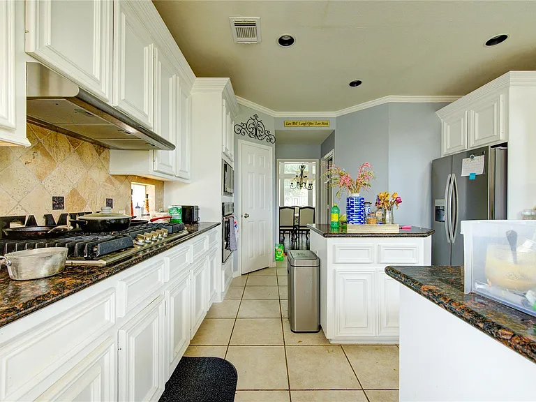 5911 Canyon Brook Ct — Photo 39