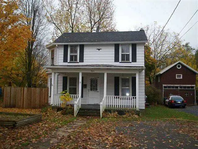12 South St photo 1