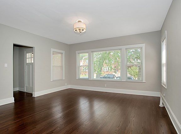 4th image of 5141 W Wellington Ave