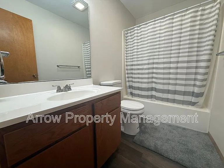 1340 S Jackson St — Photo 7