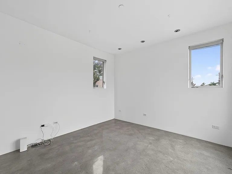 404 Grand Blvd — Photo 70
