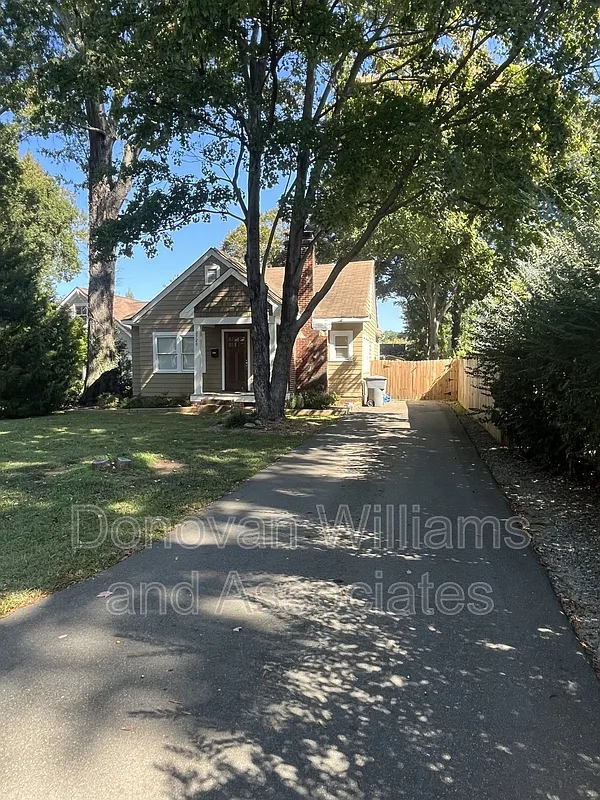 3 bed, 2.0 bath, 1999 sqft, $2,850 — Photo 3