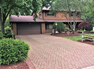 214 Geneva Dr, Aliquippa, PA