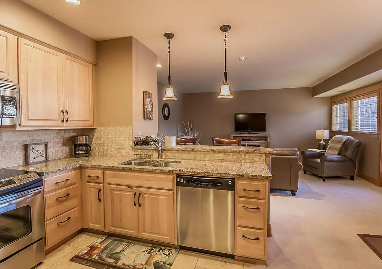 1 Bedroom | 1.5 Bathrooms | 2 Flexible Bonus Spaces | Luxury Riverstone Condo — Photo 4