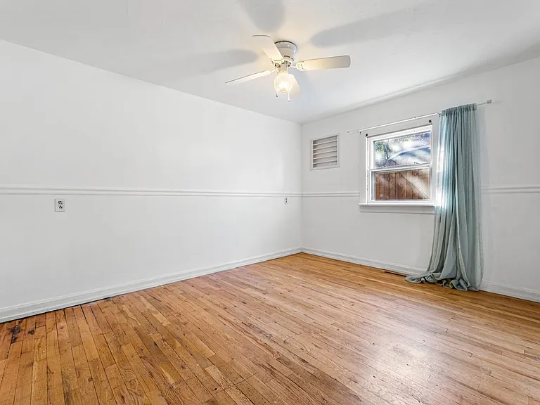 504 E Baseline Rd — Photo 15
