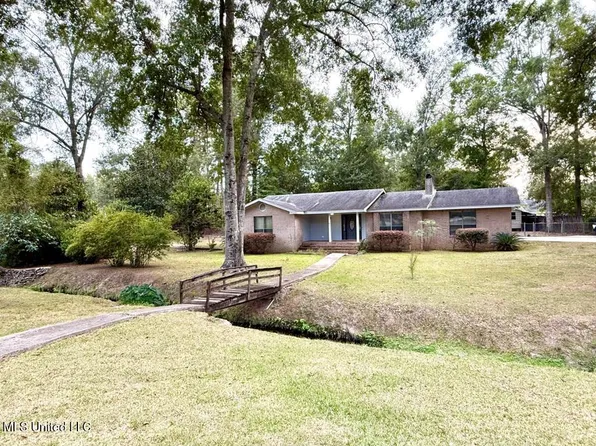 1301 3rd Ave, Picayune, MS 39466