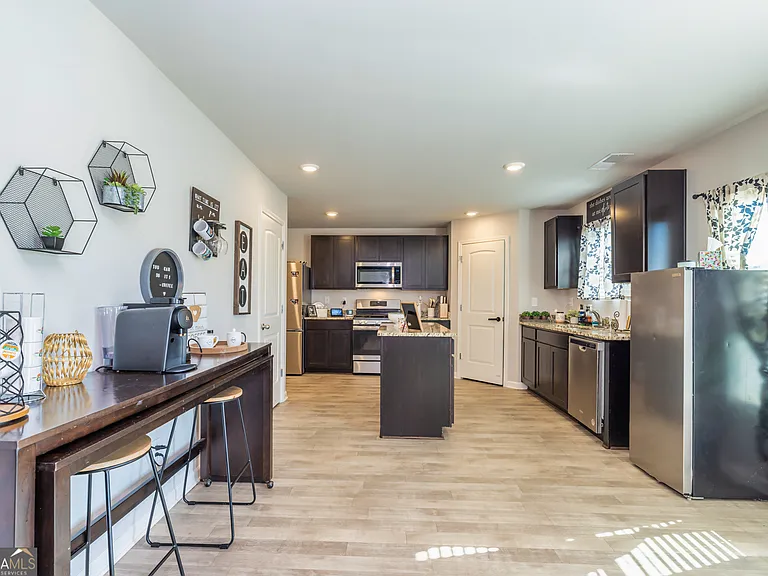 111 Tudor Way — Photo 13