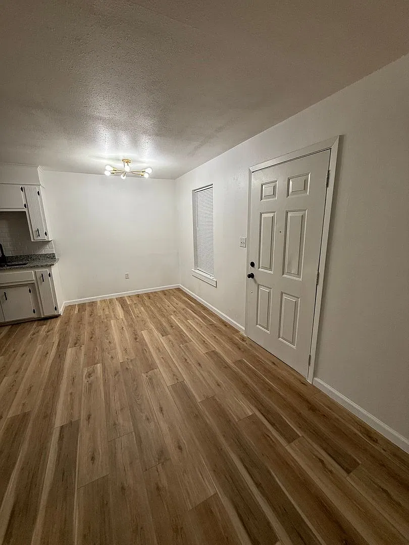 1415 Kyle Road Apt. 5 — Photo 2