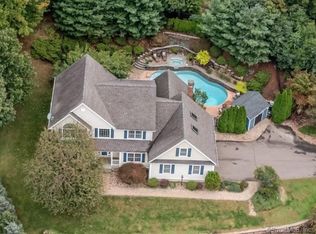 130 Wynding Brook Dr, Rocky Hill, CT 06067