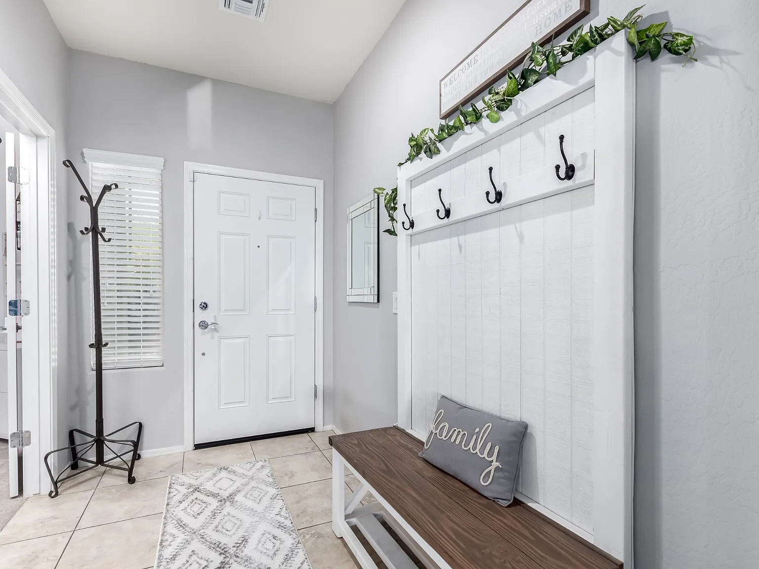3 bed, 2153 sqft, $2,490 — Photo 3