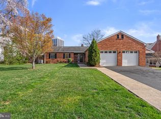 6415 Shady Ln, Falls Church, VA