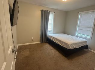 24 Manchester St #3, Fall River, MA 02721