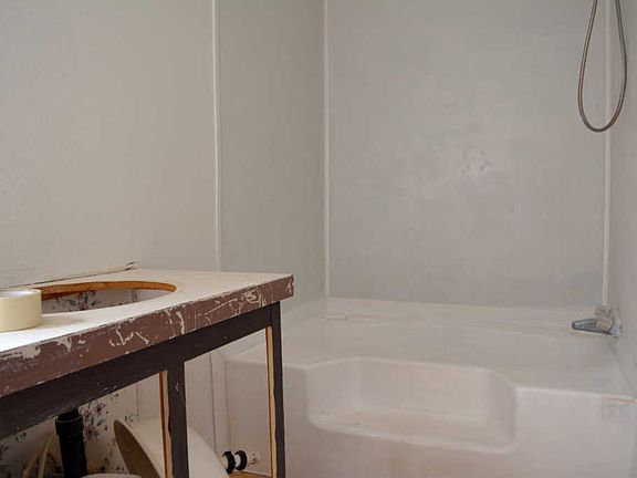 3rd image of 6450 E Noyes St