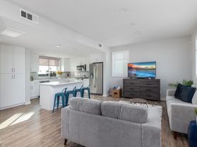 1129 S Cleveland St, Oceanside, CA