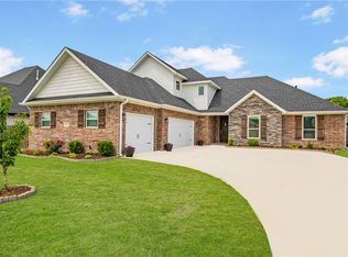807 Malbec Rd, Springdale, AR 72762