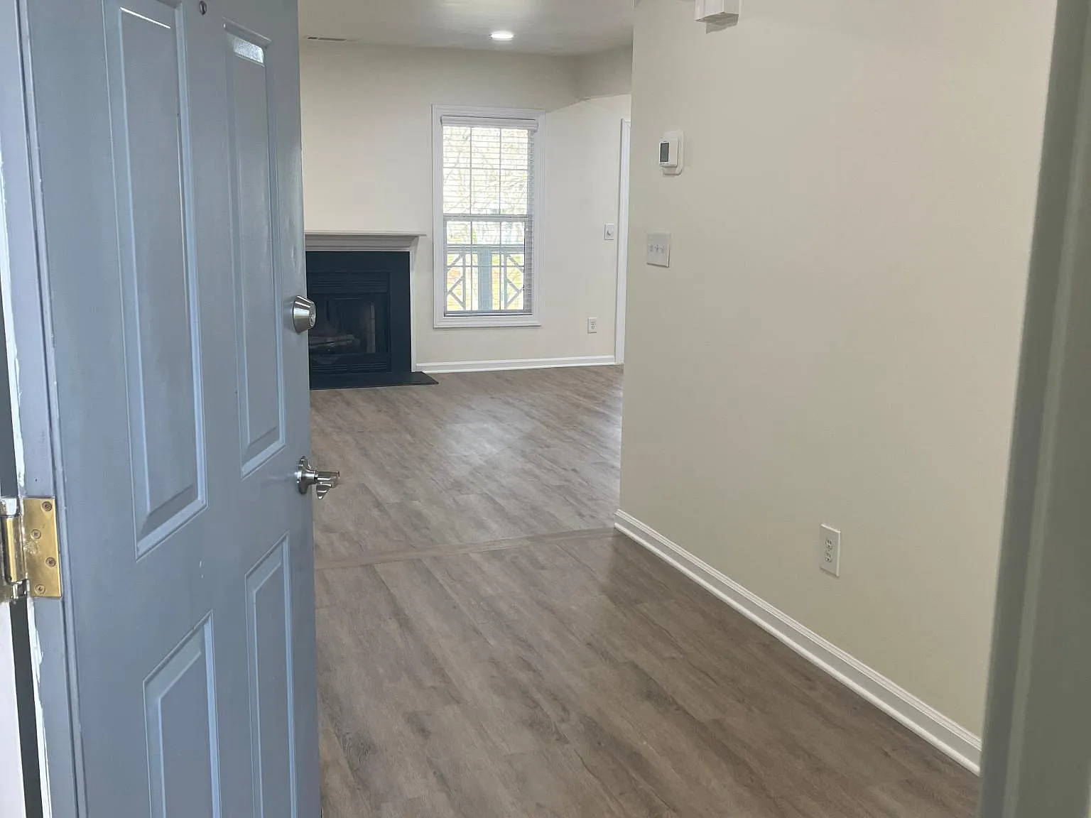 2 bed, 1100 sqft, $2,150 — Photo 2