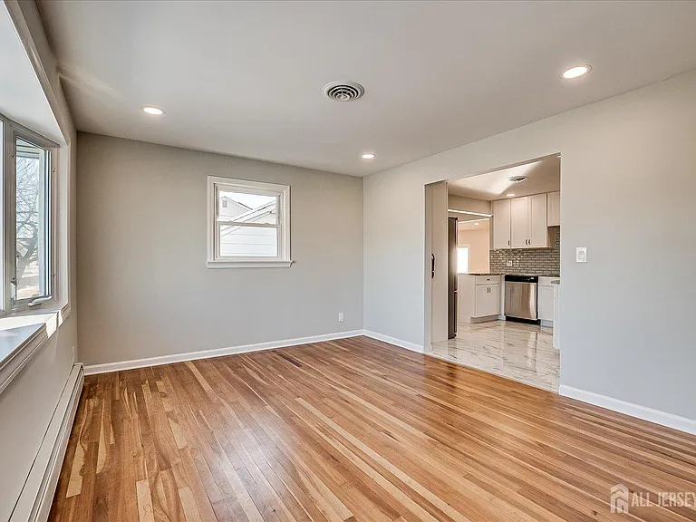 145 Somerset Ave — Photo 2