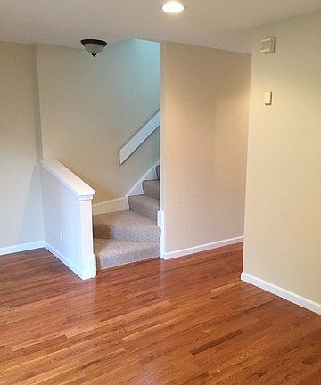 2nd image of 566 Pheasant Ct