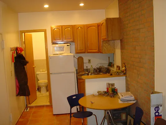 Rented by Kings Court Real Estate | media 41