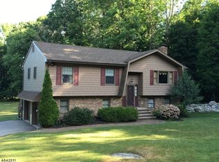 9 Tompkins Ct, Sussex, NJ 07461