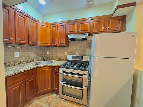 4th image of 655 De Kalb Ave #1