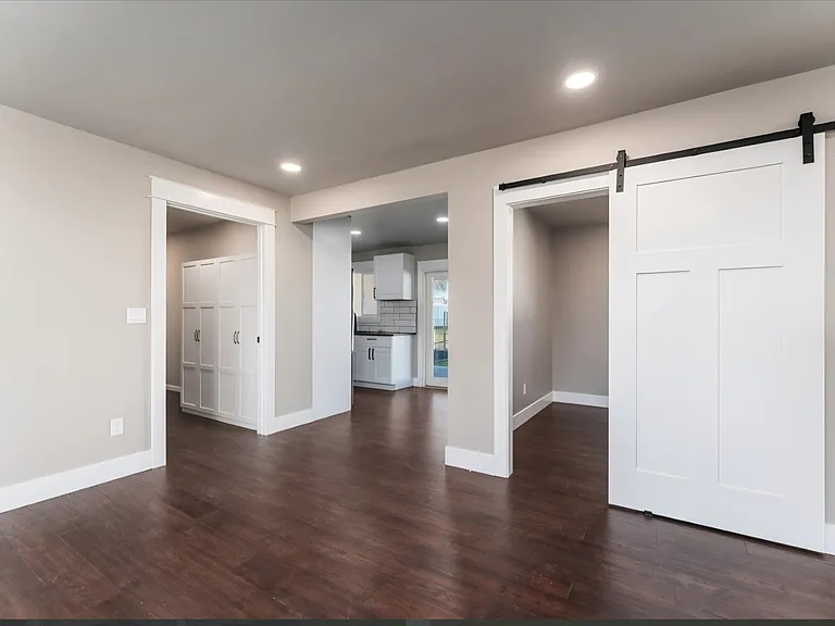 604 W Crest Dr — Photo 14