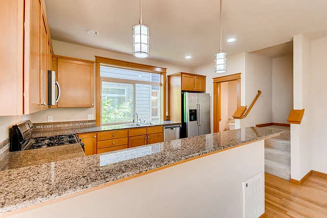 Main Lvl - Kitchen