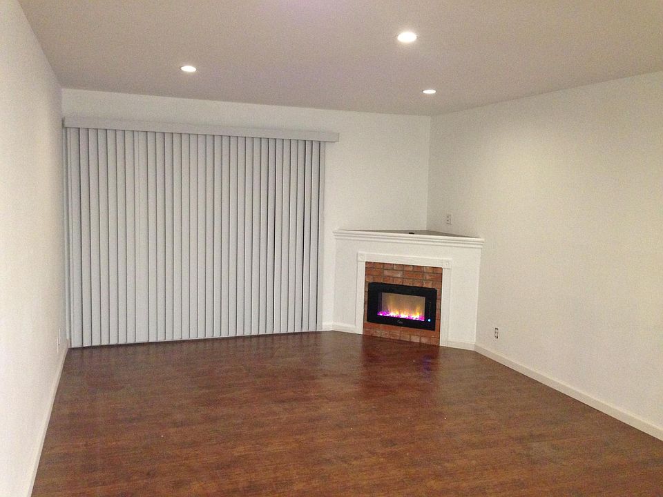 2nd image of 375 Mandarin Dr APT 205