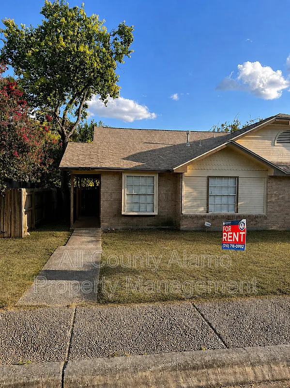 3 bed, 2.0 bath, 1150 sqft, $1,350 — Photo 2