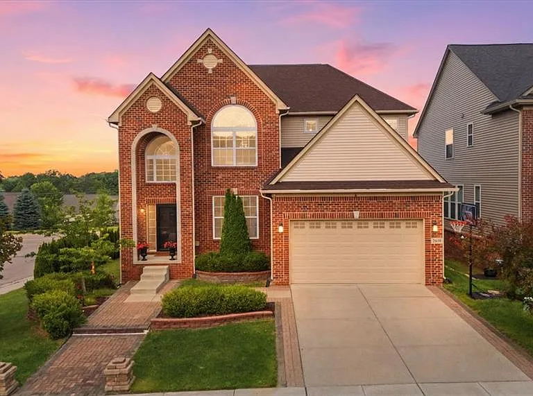 4810 E Stonegate Cir — Photo 1
