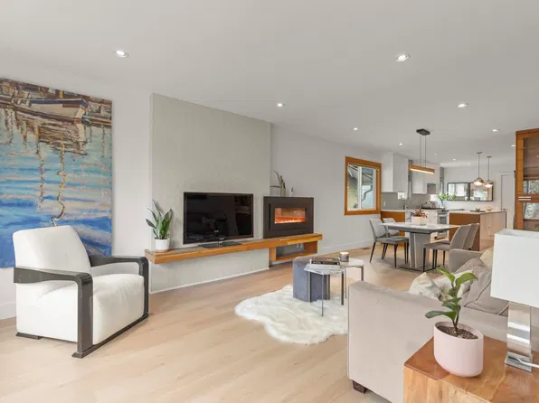 5034 Prince Albert St, Vancouver, BC V5W 3C6